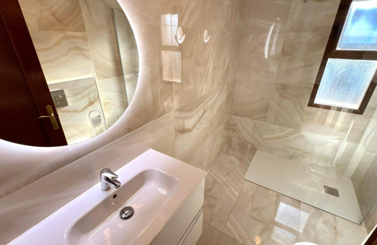 Resale - Apartment / flat -
Benidorm - Benidorm Centro