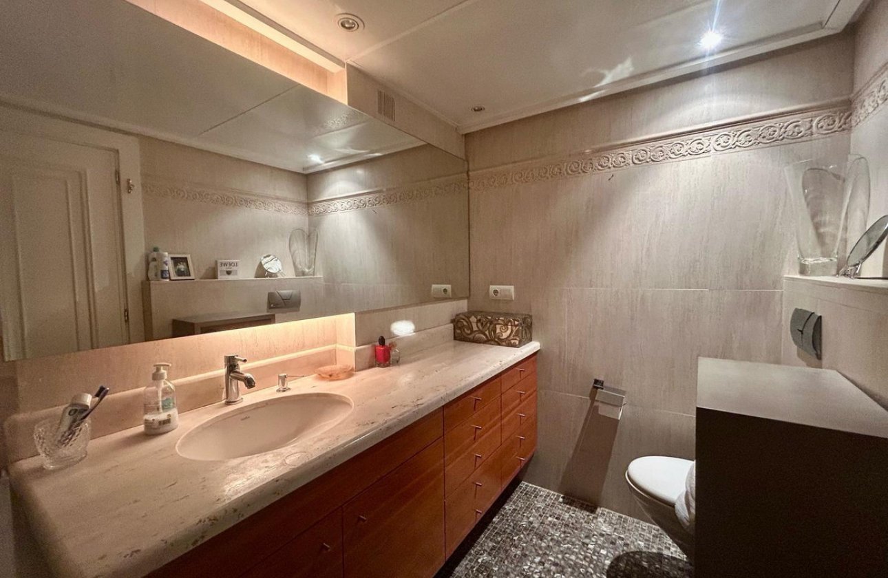 Resale - Apartment / flat -
Benidorm - Benidorm Centro