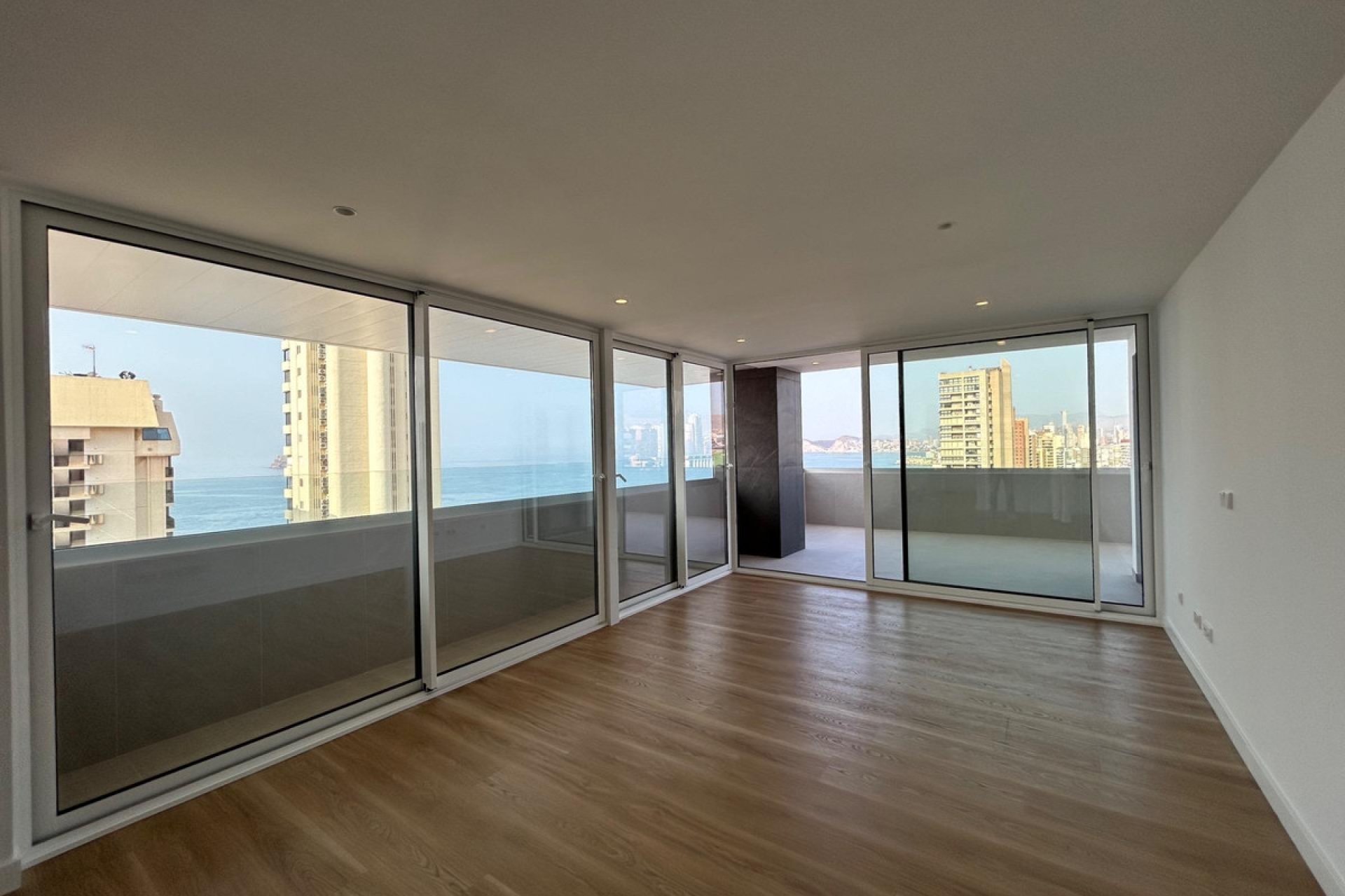 Resale - Apartment / flat -
Benidorm - Benidorm Centro