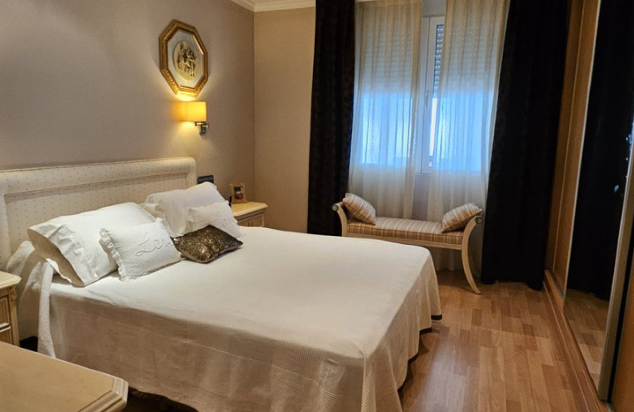 Resale - Apartment / flat -
Benidorm - Benidorm Centro