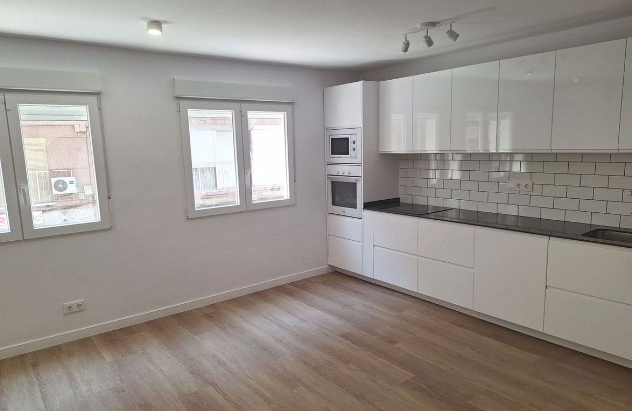 Resale - Apartment / flat -
Benidorm - Benidorm Centro