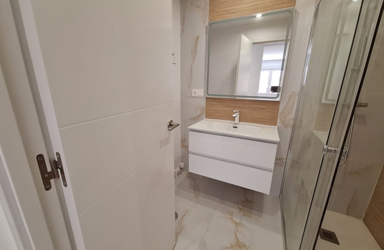 Resale - Apartment / flat -
Benidorm - Benidorm Centro