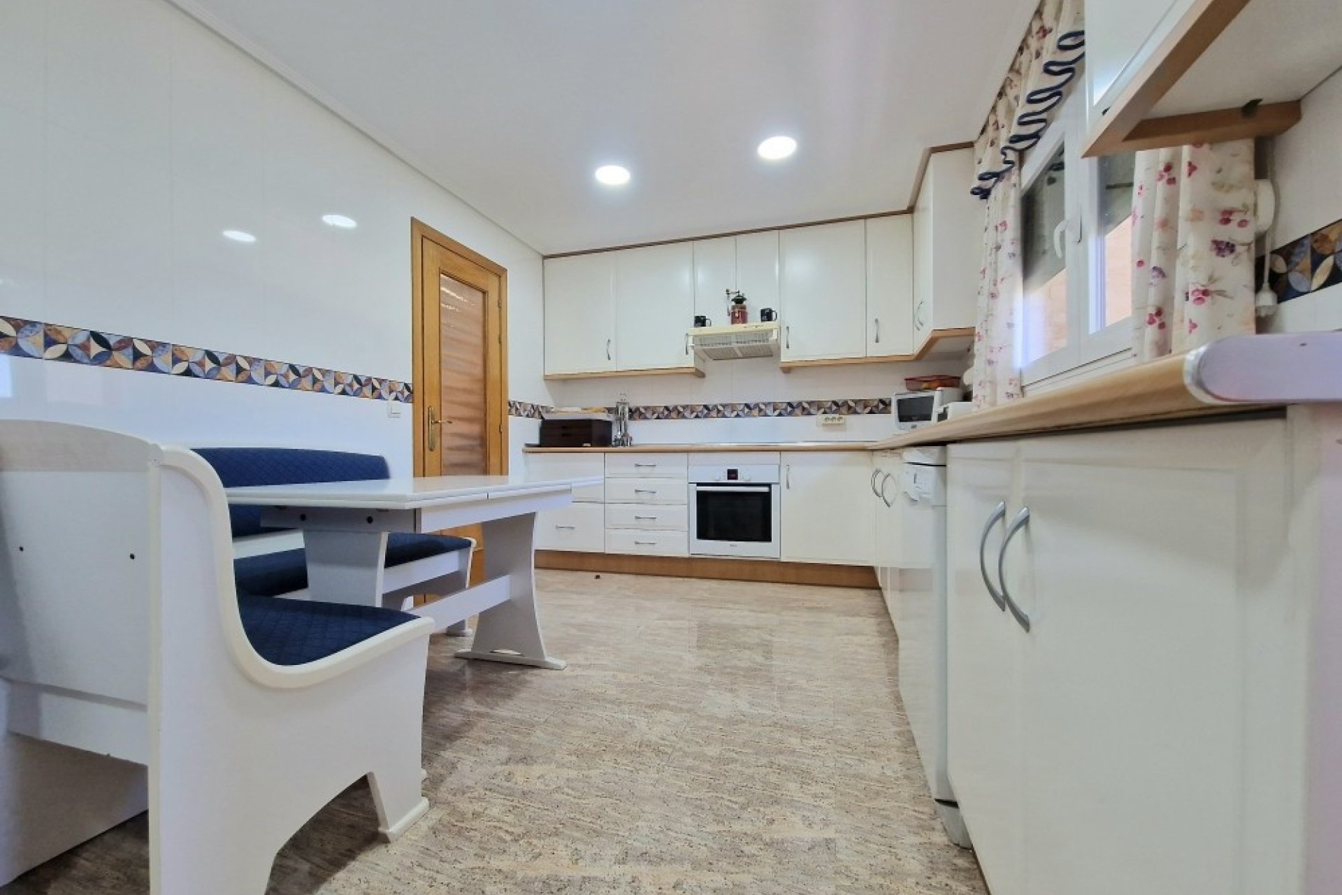 Resale - Apartment / flat -
Benidorm - Benidorm Centro