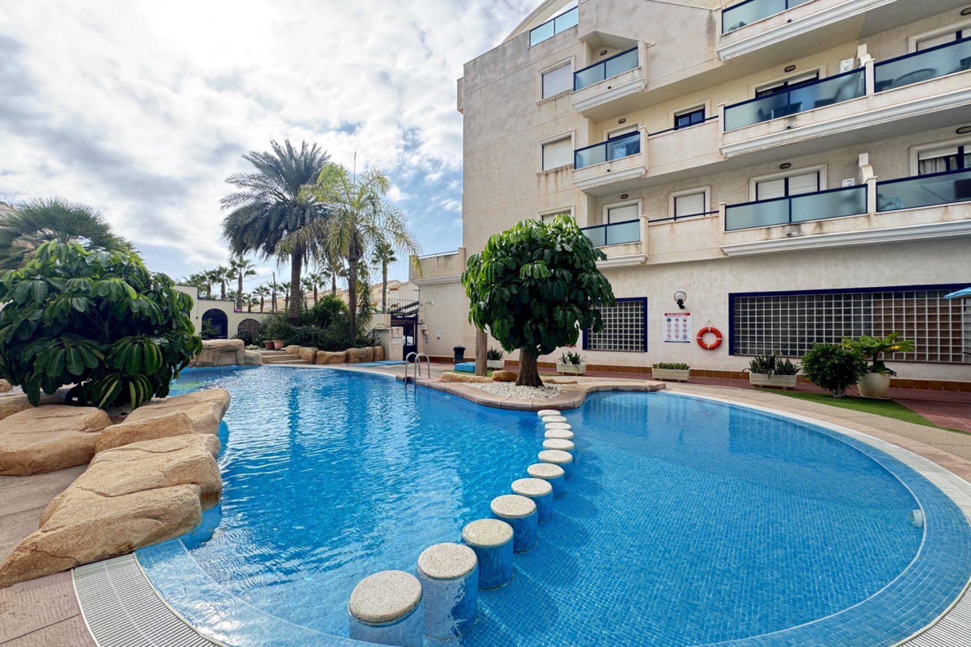 Resale - Apartment / flat -
Cabo Roig
