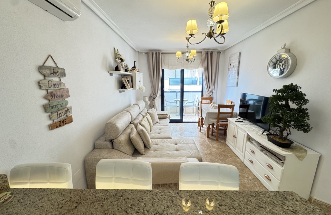 Resale - Apartment / flat -
Cabo Roig