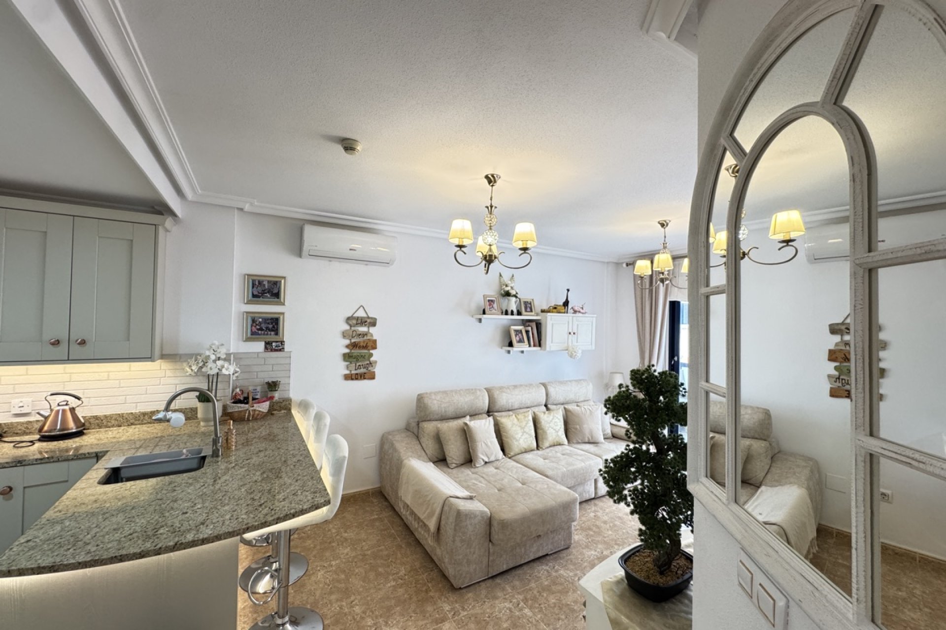 Resale - Apartment / flat -
Cabo Roig