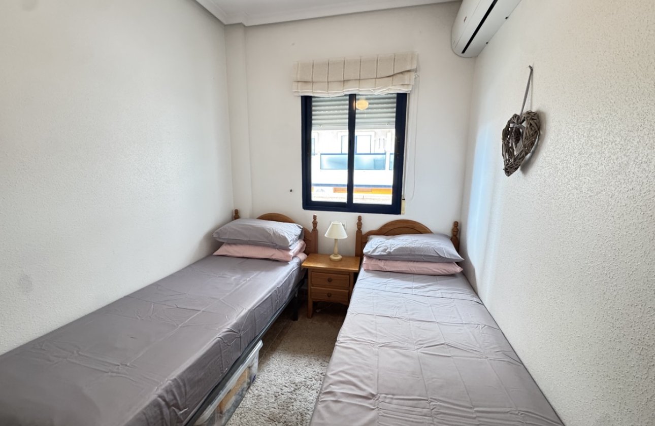 Resale - Apartment / flat -
Cabo Roig