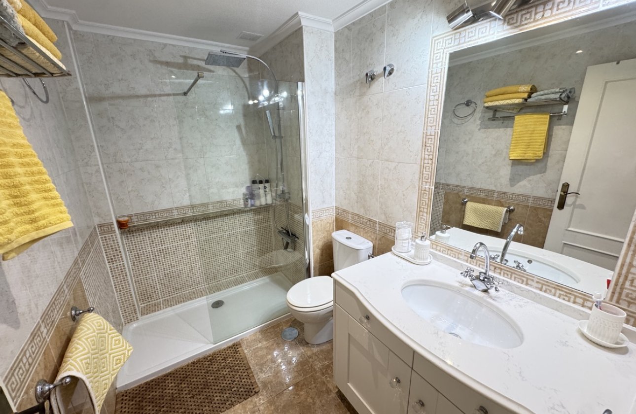 Resale - Apartment / flat -
Cabo Roig