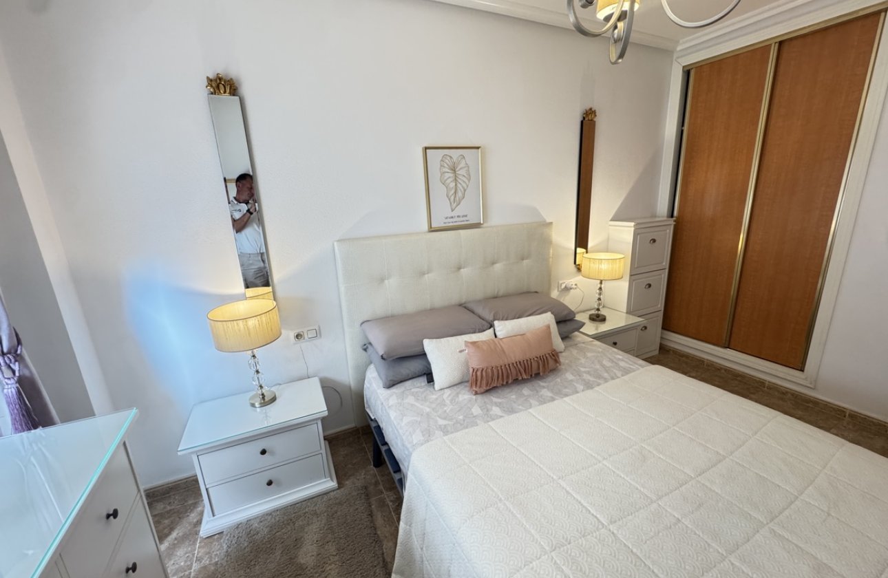 Resale - Apartment / flat -
Cabo Roig