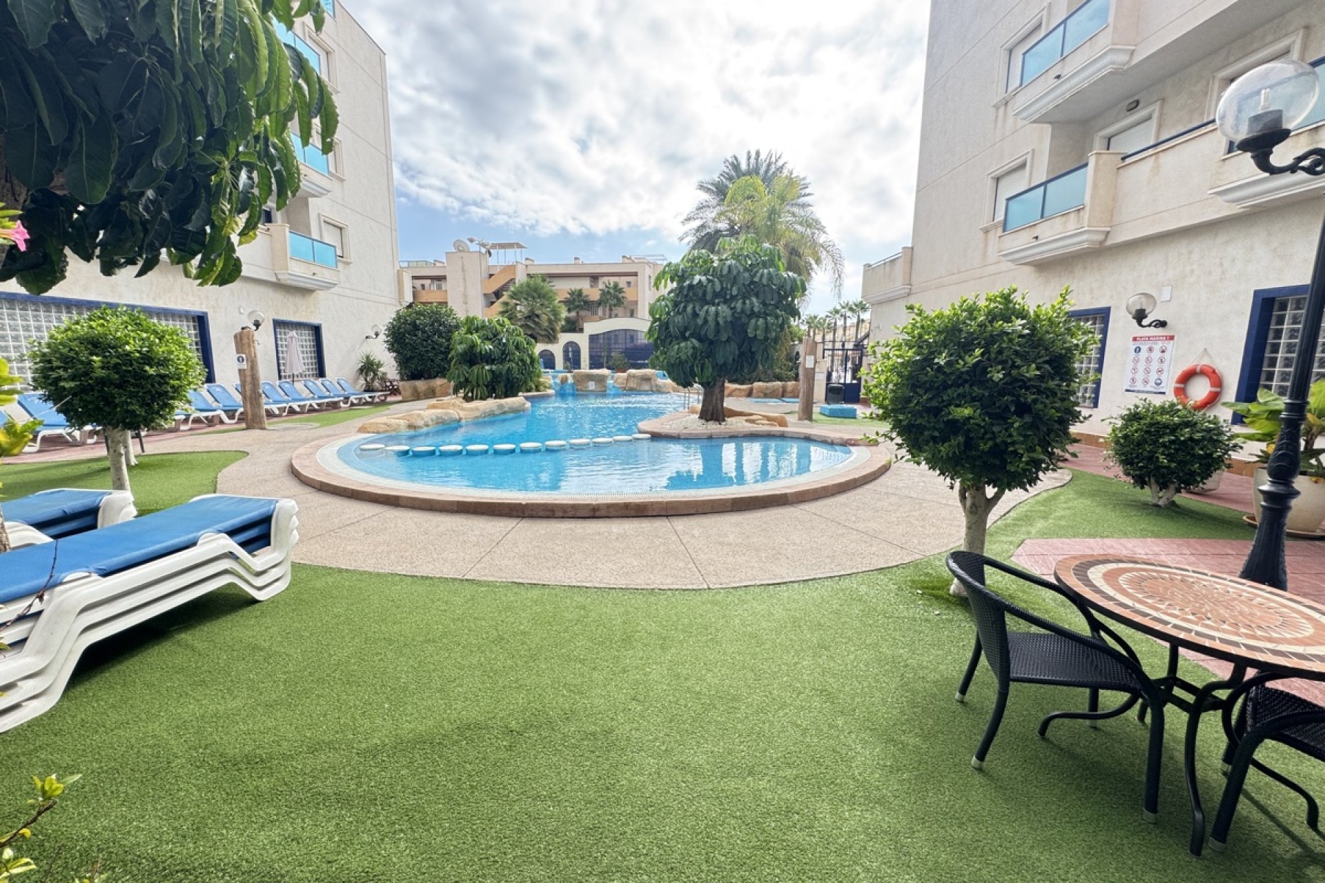 Resale - Apartment / flat -
Cabo Roig