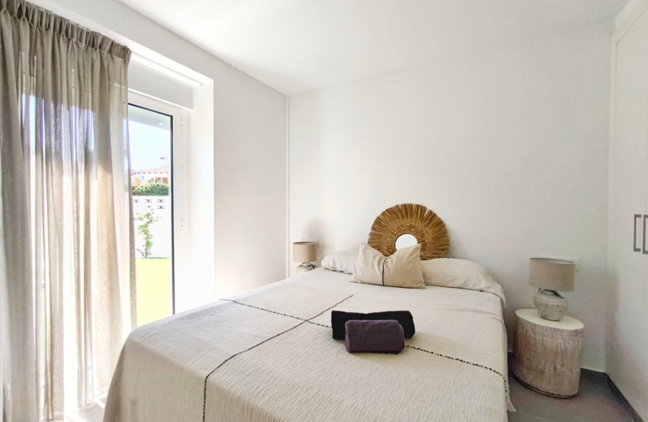 Resale - Apartment / flat -
Denia - Denia Centro