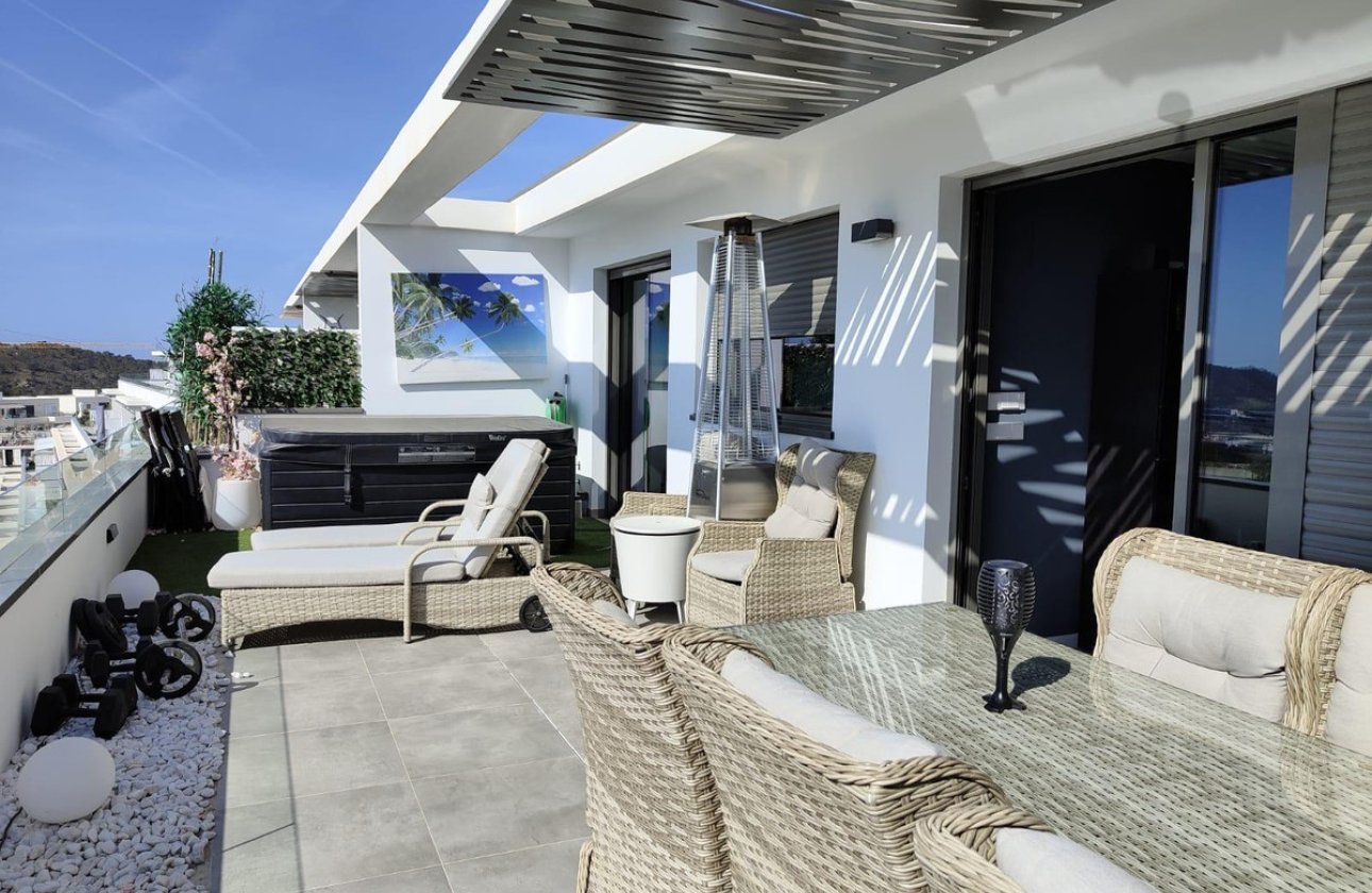 Resale - Apartment / flat -
Finestrat