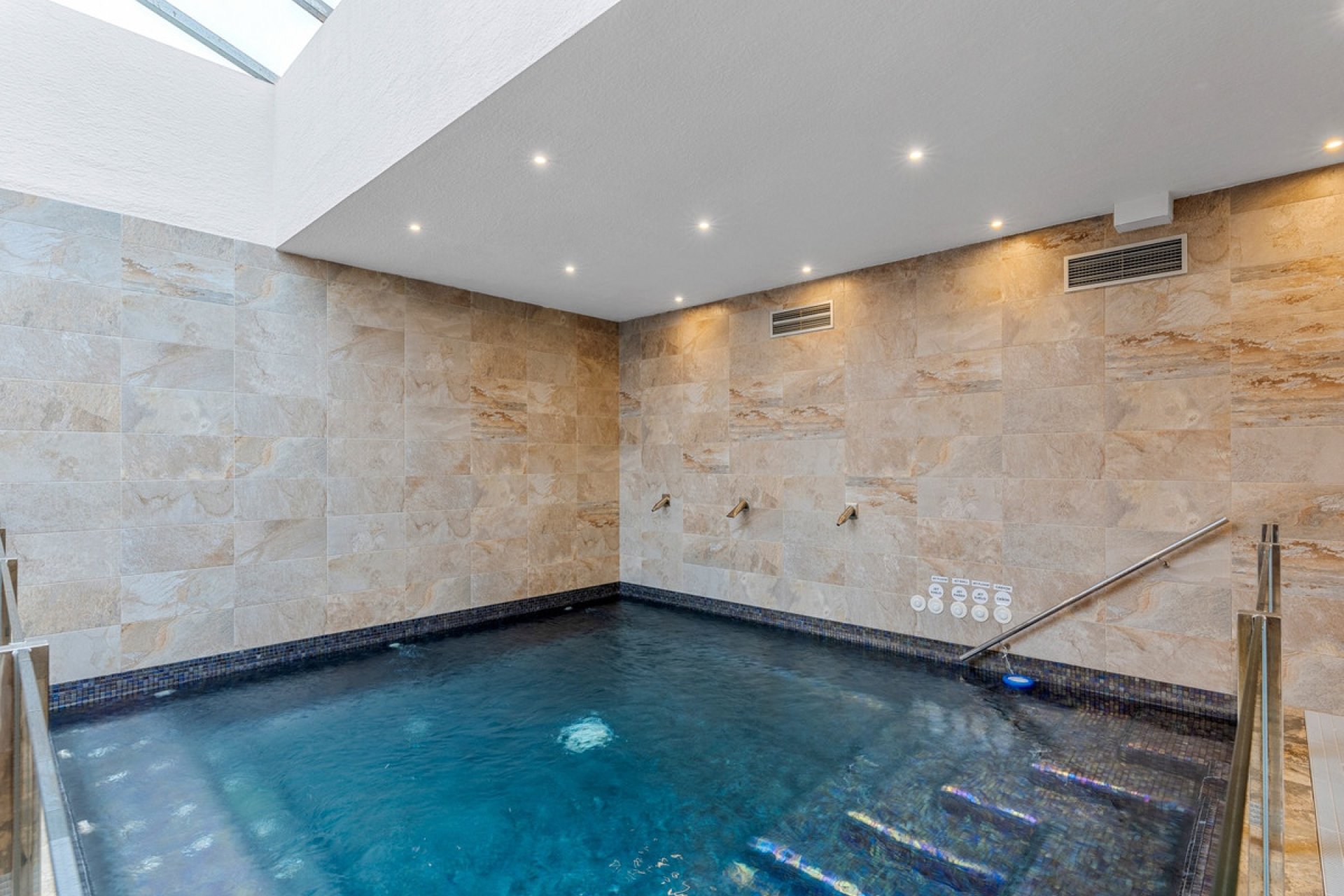 Resale - Apartment / flat -
Guardamar del Segura - Urbanización El Raso