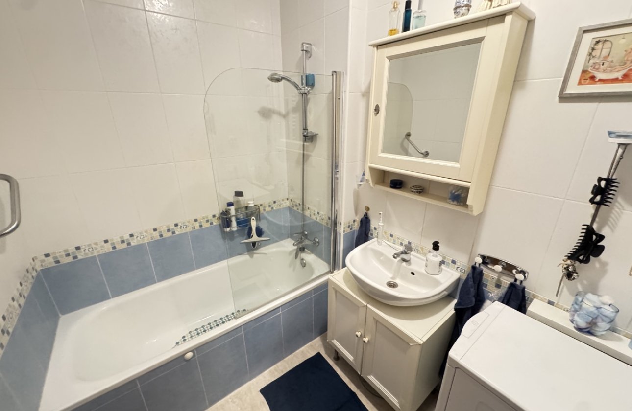 Resale - Apartment / flat -
Los Altos