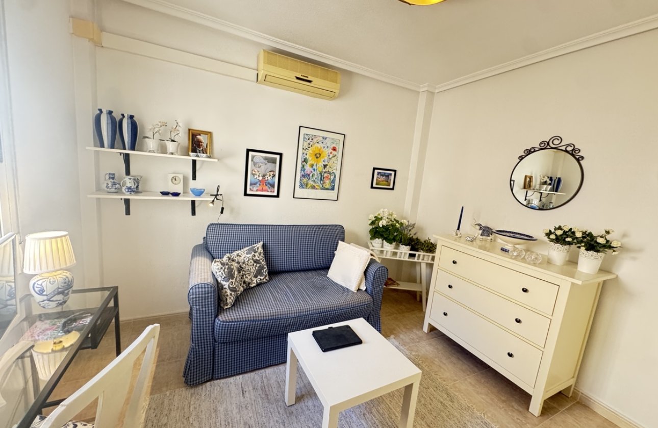 Resale - Apartment / flat -
Los Altos