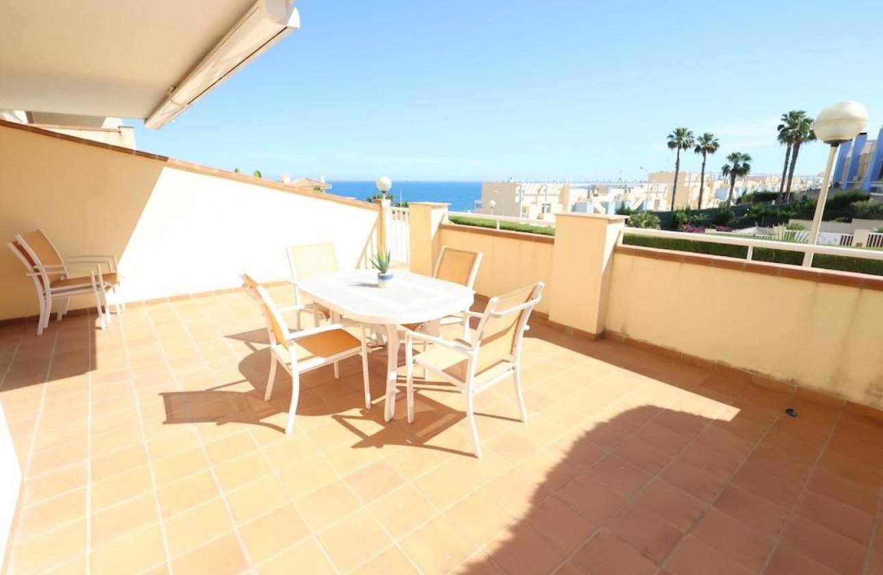 Resale - Apartment / flat -
Orihuela - Campoamor