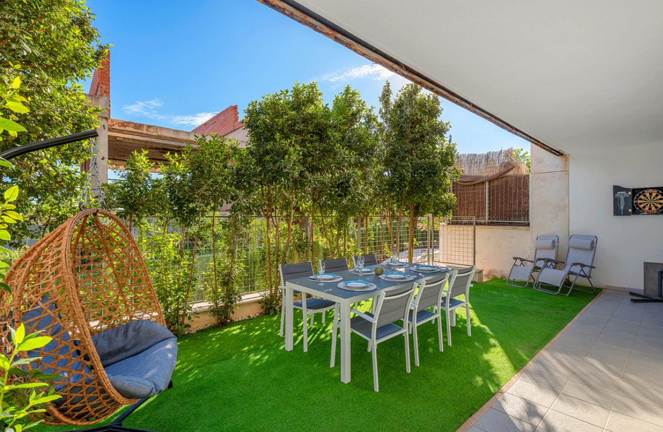 Resale - Apartment / flat -
Orihuela - Campoamor