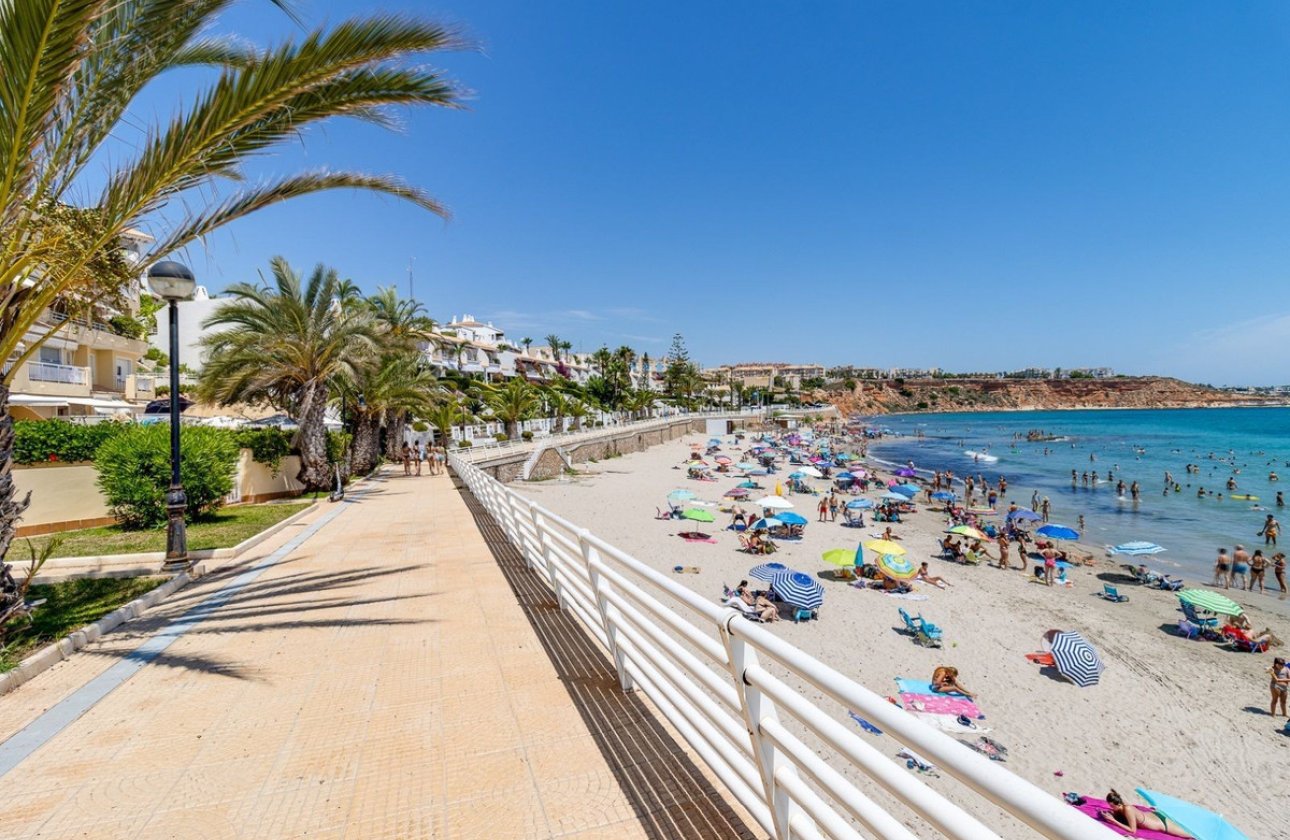 Resale - Apartment / flat -
Orihuela - Campoamor