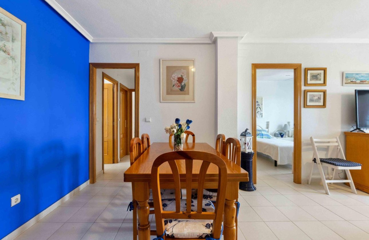 Resale - Apartment / flat -
Orihuela - Campoamor