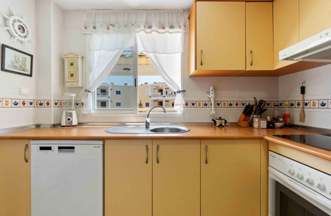 Resale - Apartment / flat -
Orihuela - Campoamor