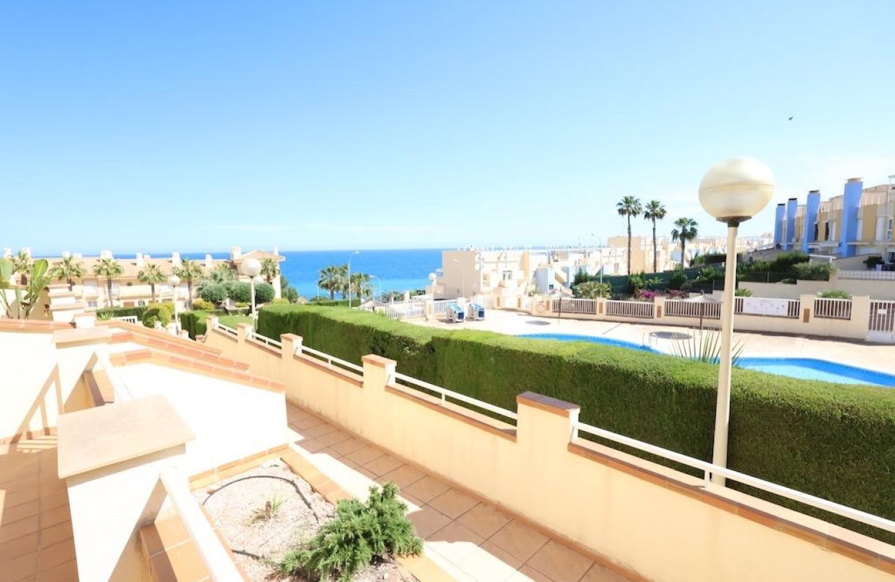 Resale - Apartment / flat -
Orihuela Costa - Campoamor