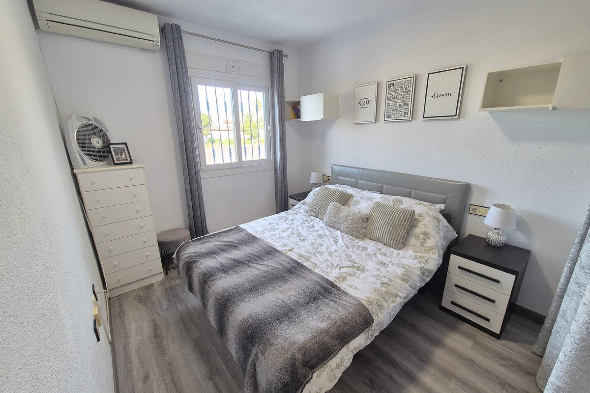 Resale - Apartment / flat -
Orihuela - La Florida