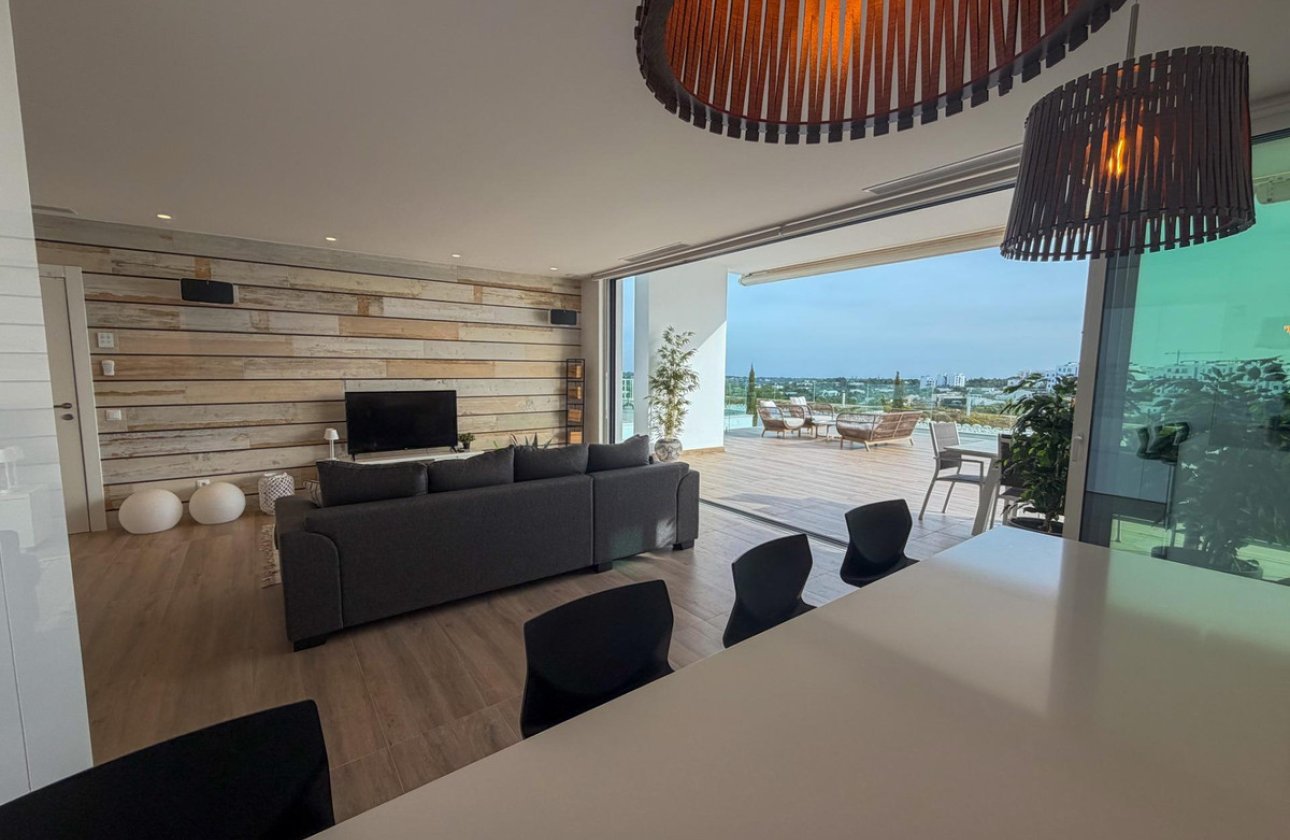 Resale - Apartment / flat -
Orihuela - Las Colinas Golf