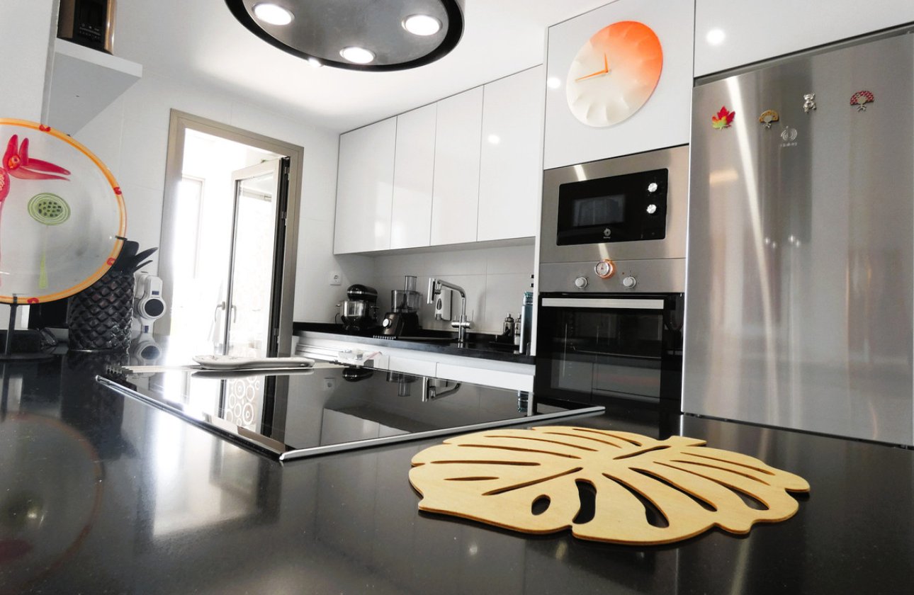 Resale - Apartment / flat -
Orihuela - Los Dolses