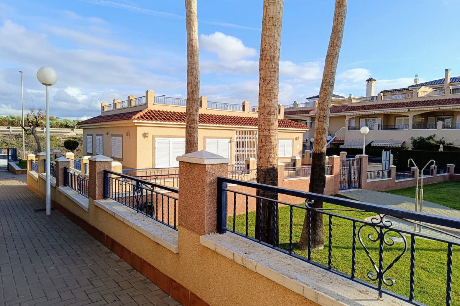 Resale - Apartment / flat -
Orihuela - Mil Palmeras
