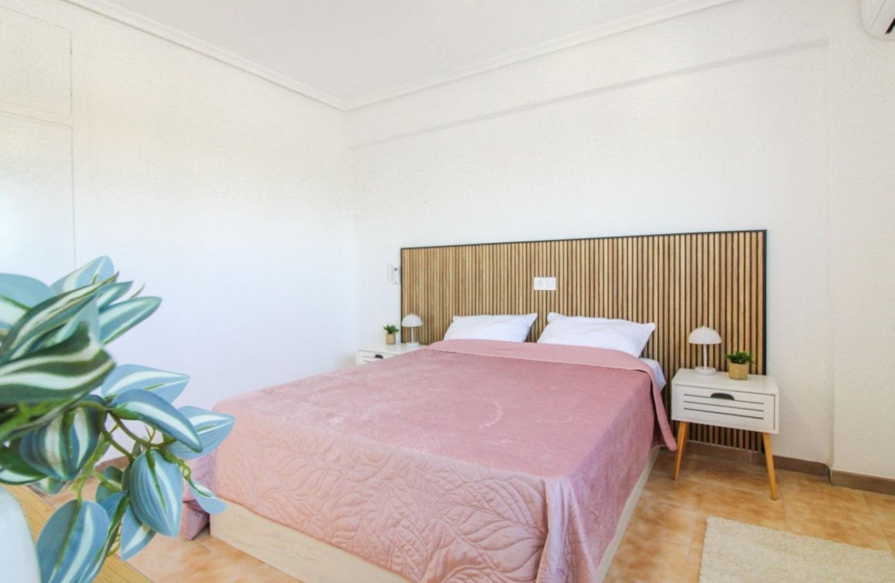 Resale - Apartment / flat -
Orihuela - Orihuela Costa