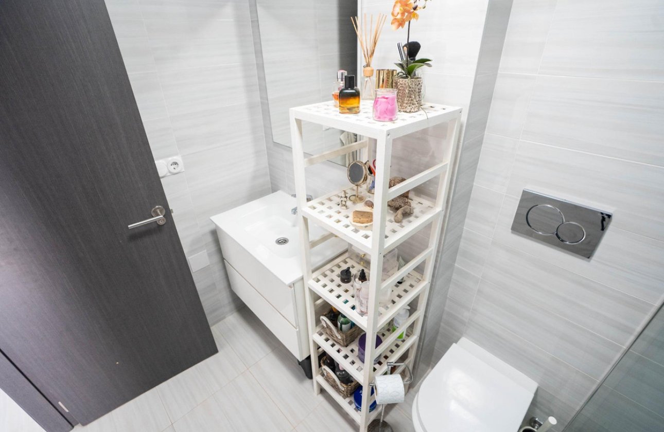 Resale - Apartment / flat -
Orihuela - Orihuela Costa