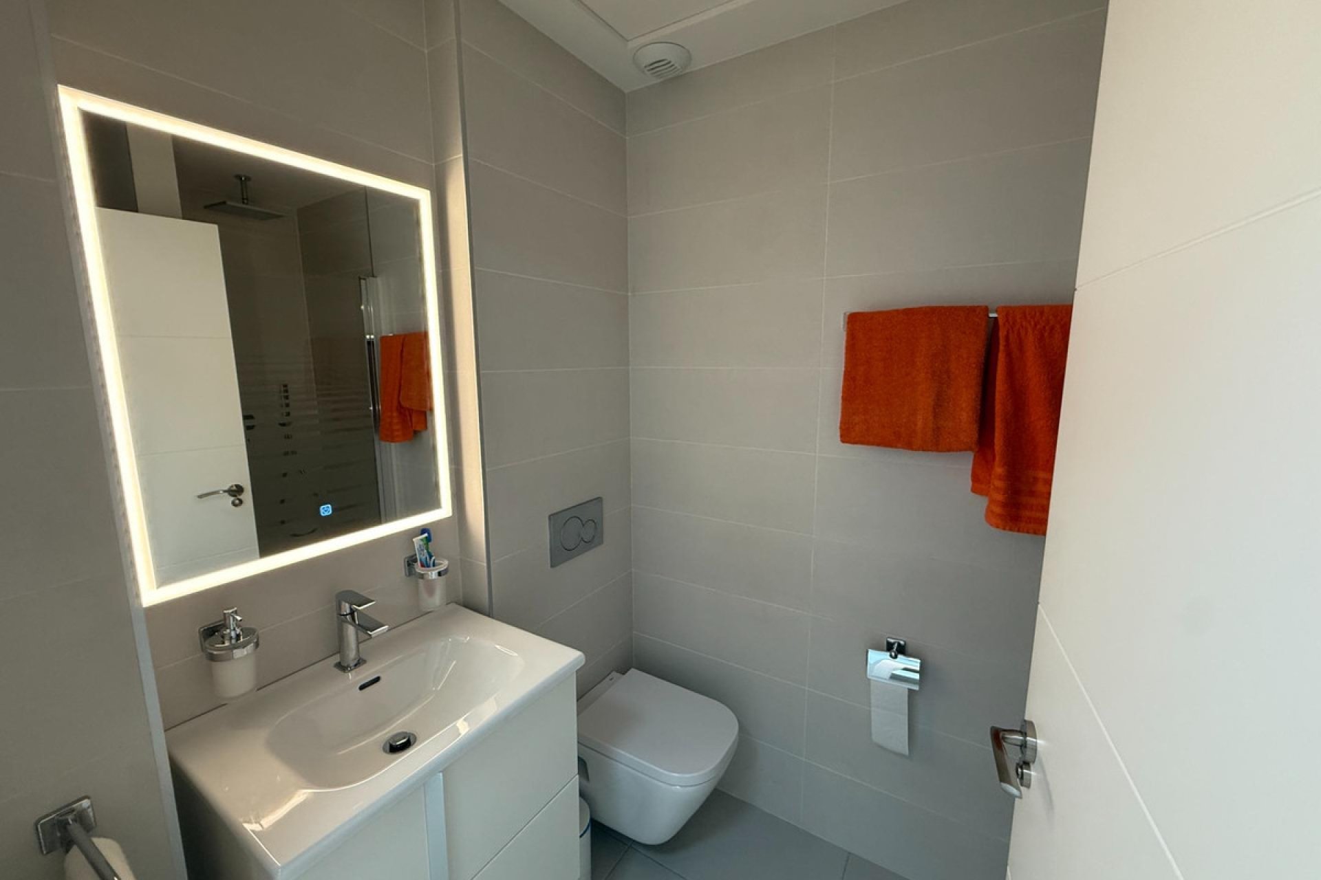 Resale - Apartment / flat -
Orihuela - Orihuela Costa