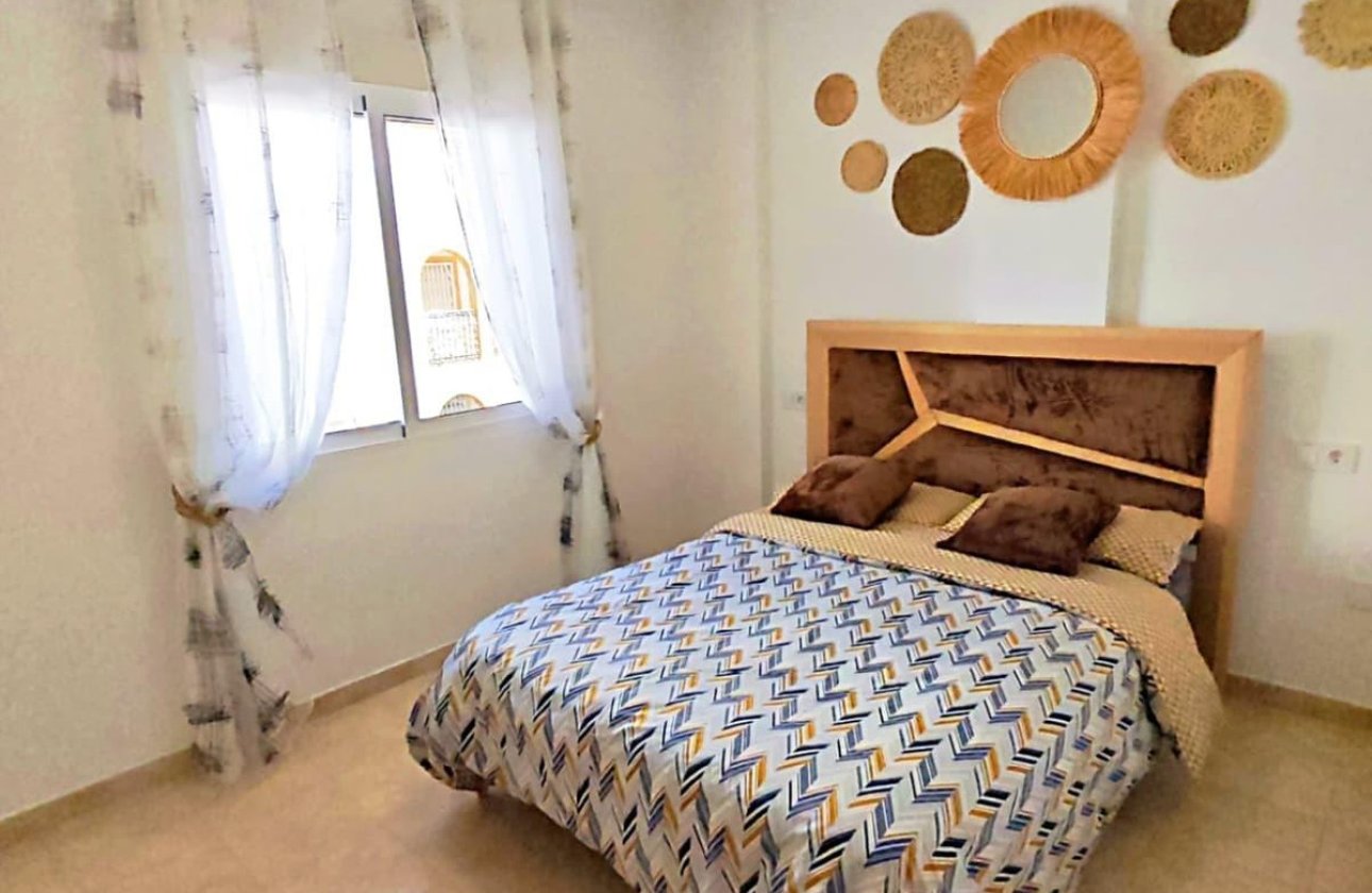 Resale - Apartment / flat -
Orihuela - Orihuela Costa