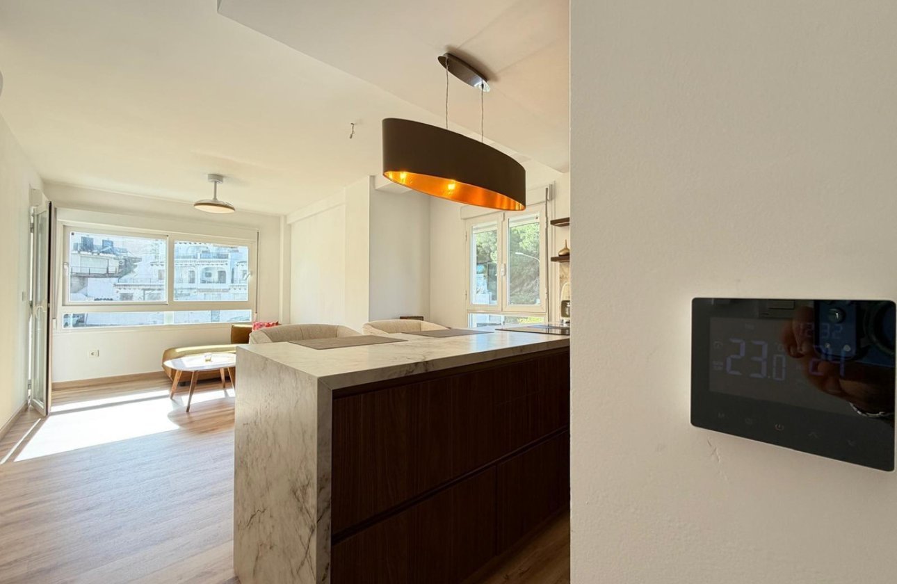 Resale - Apartment / flat -
Orihuela - Orihuela Costa