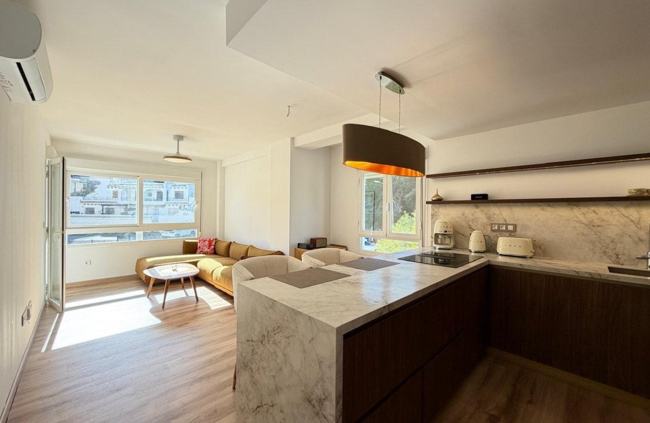 Resale - Apartment / flat -
Orihuela - Orihuela Costa