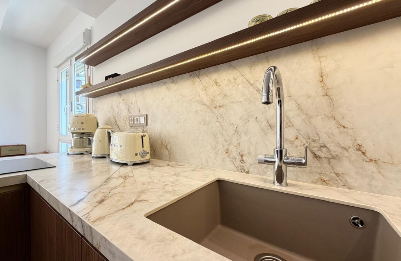 Resale - Apartment / flat -
Orihuela - Orihuela Costa