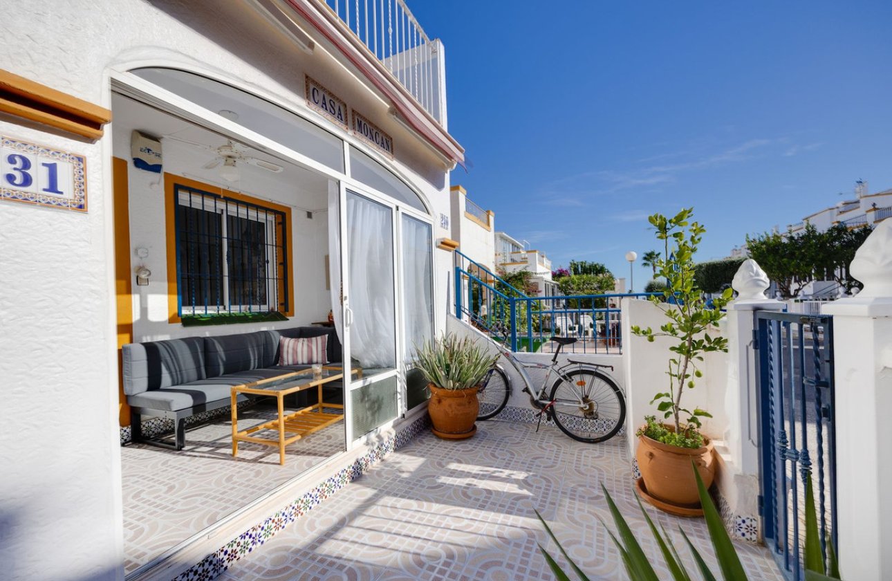 Resale - Apartment / flat -
Orihuela - Orihuela Costa