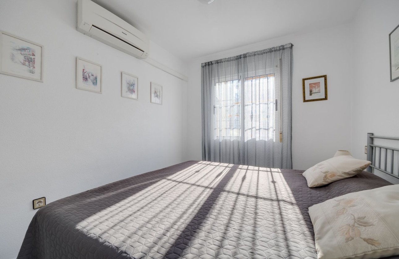 Resale - Apartment / flat -
Orihuela - Orihuela Costa