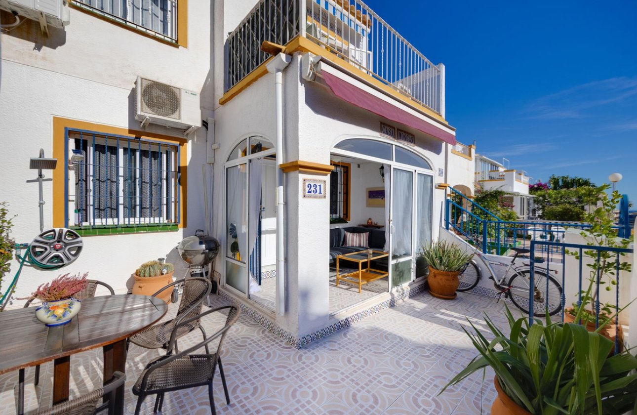 Resale - Apartment / flat -
Orihuela - Orihuela Costa