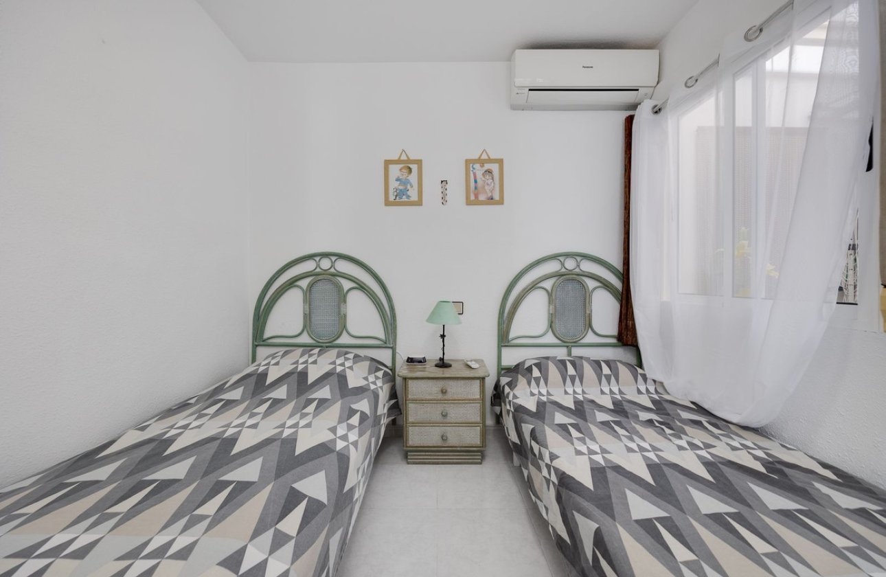 Resale - Apartment / flat -
Orihuela - Orihuela Costa