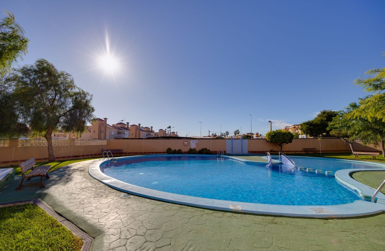 Resale - Apartment / flat -
Orihuela - Orihuela Costa