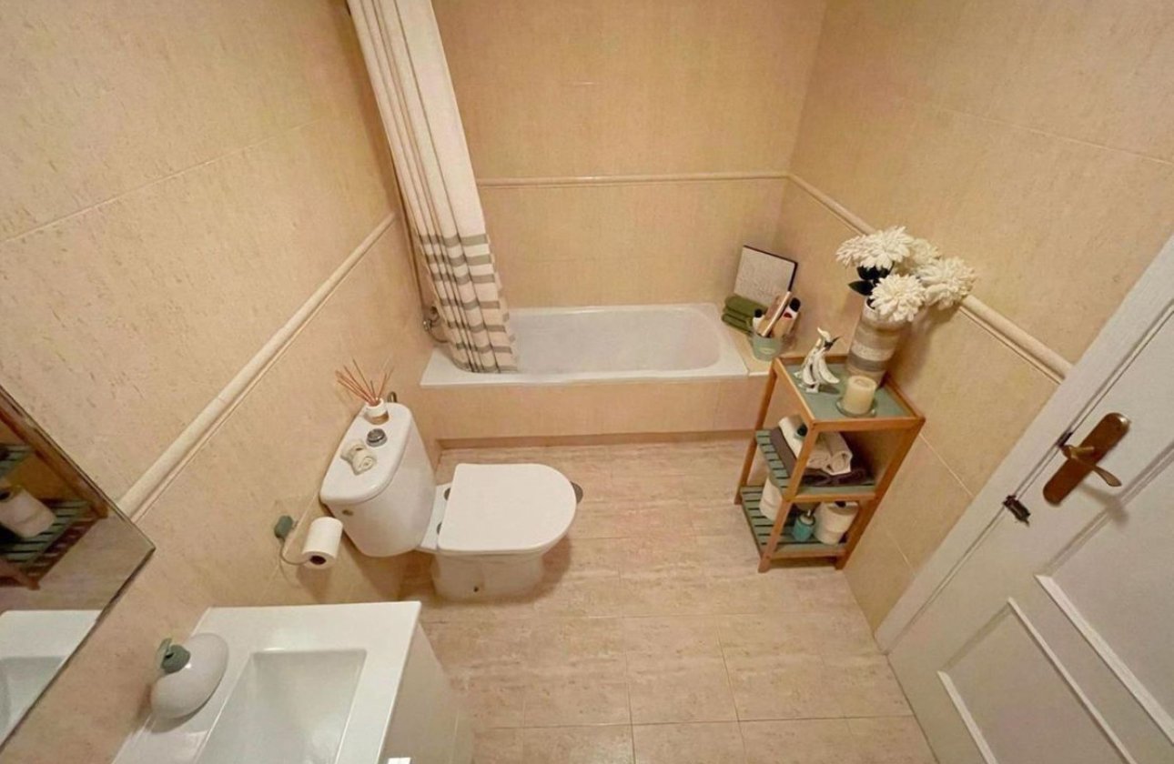 Resale - Apartment / flat -
Orihuela - Orihuela Costa