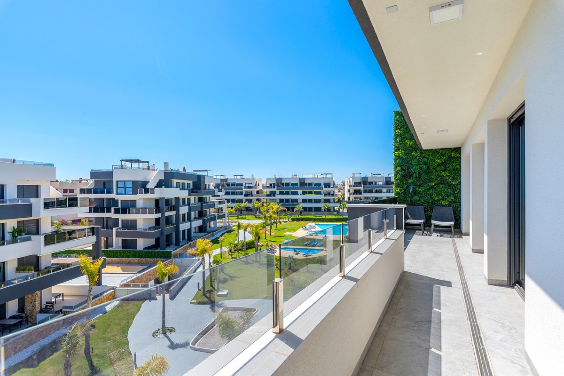 Resale - Apartment / flat -
Orihuela - Orihuela Costa