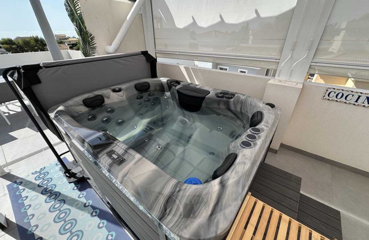 Resale - Apartment / flat -
Orihuela - Orihuela Costa