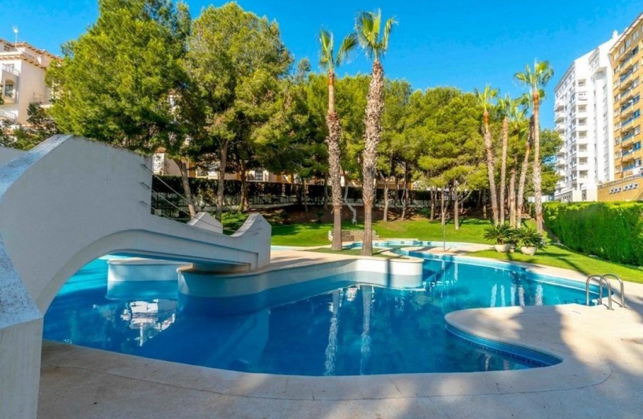 Resale - Apartment / flat -
Orihuela - Orihuela Costa