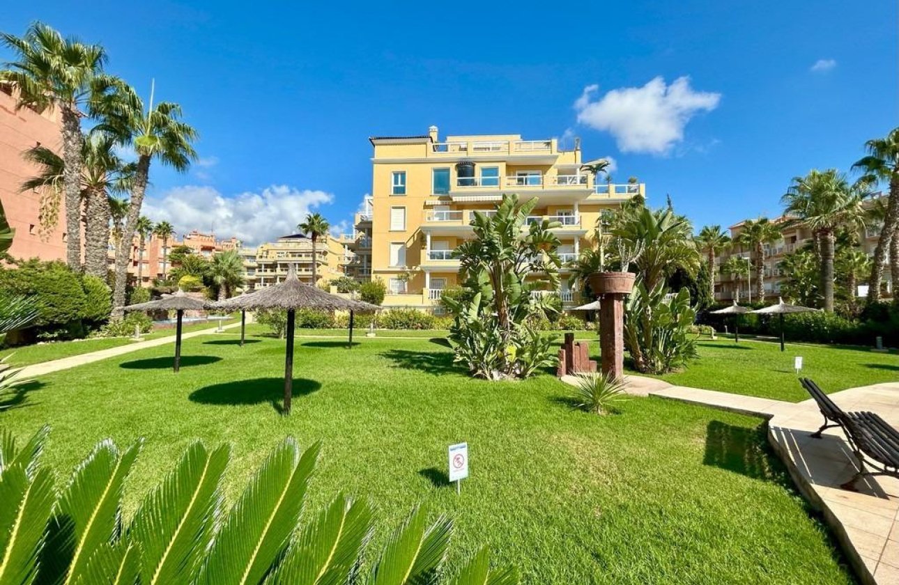 Resale - Apartment / flat -
Orihuela - Orihuela Costa