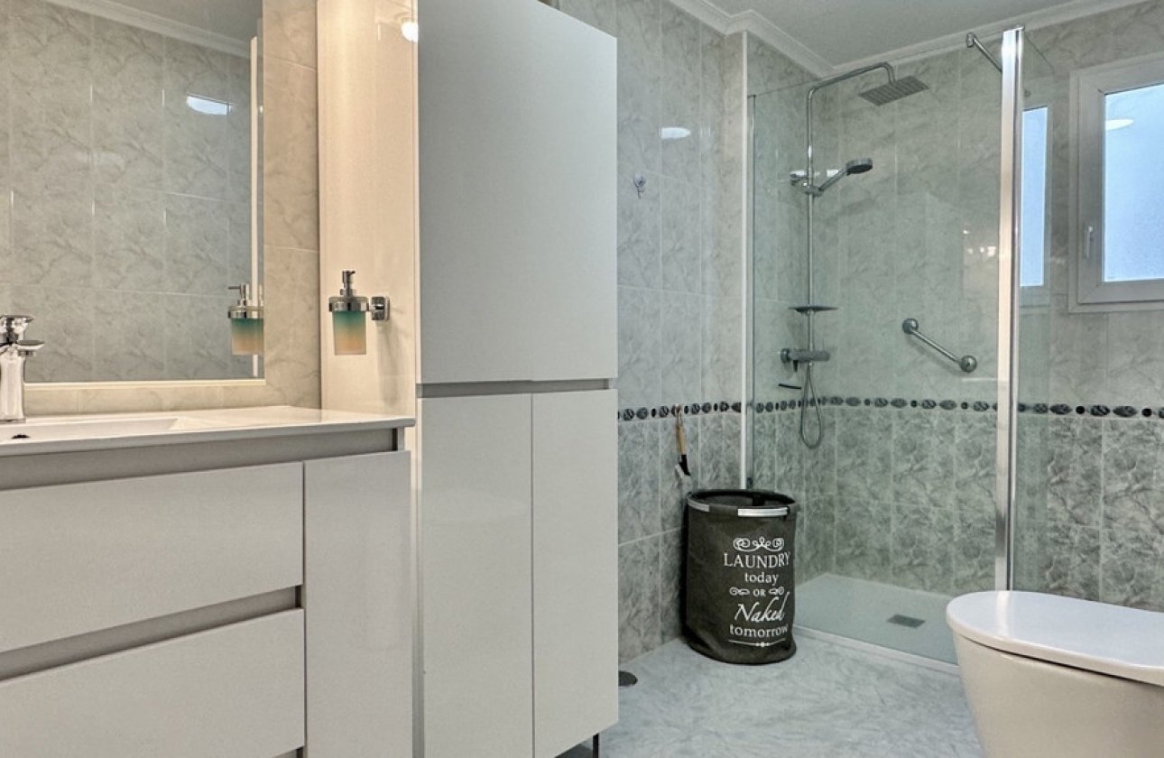 Resale - Apartment / flat -
Orihuela - Playa Flamenca