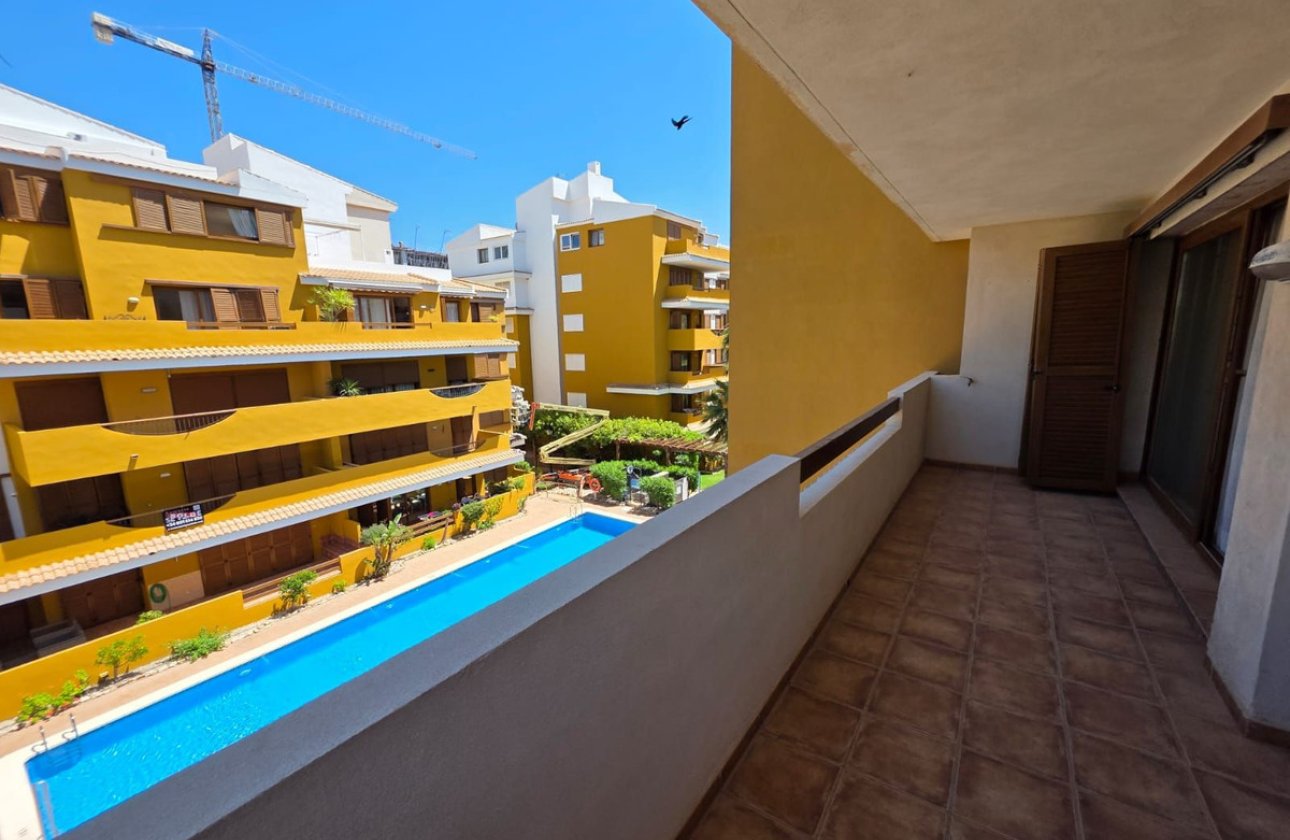 Resale - Apartment / flat -
Orihuela - Punta Prima