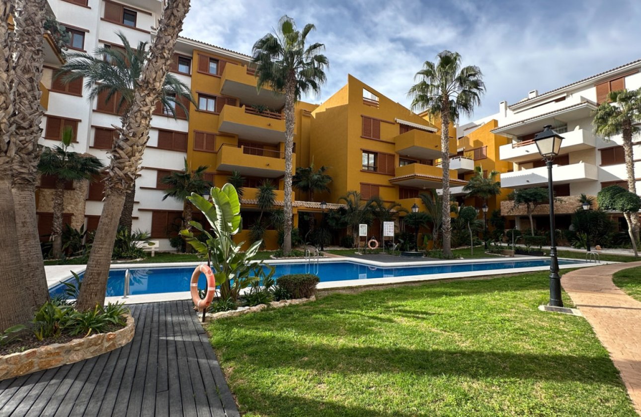 Resale - Apartment / flat -
Orihuela - Punta Prima