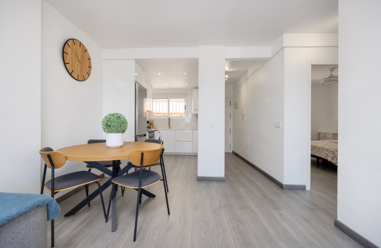 Resale - Apartment / flat -
Orihuela - Punta Prima